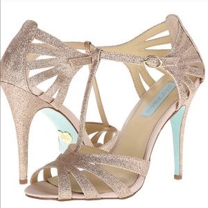 Betsy Johnson glitter size 6 heels